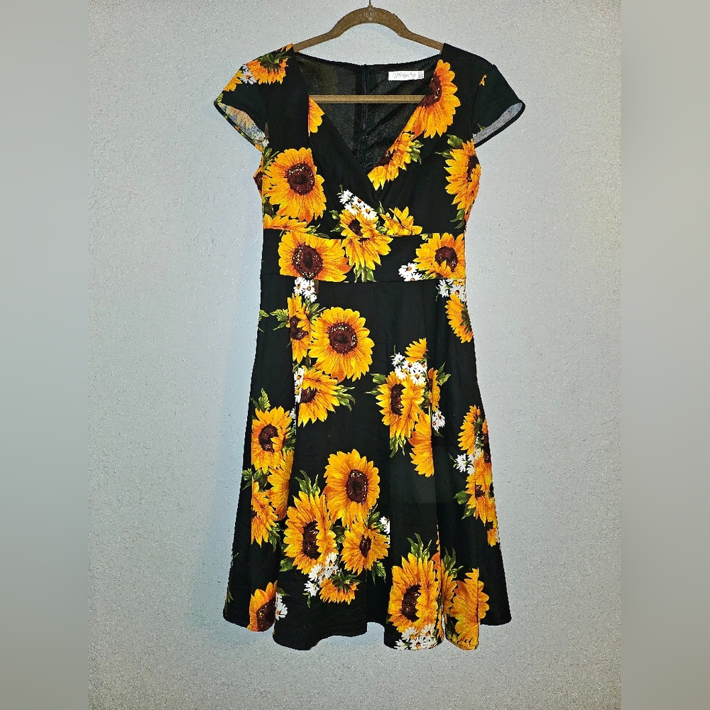 Black And Yellow Sunflower Midi Dress with V-Neck